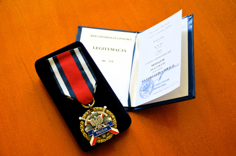 Brązowy medal ?Za zasługi dla Policji? dla Wicestarosty Konińskiego