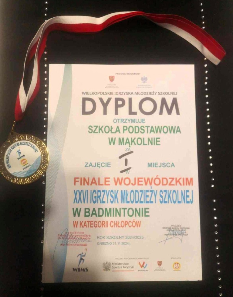 Dyplom pierwszego miejsca dla Szkoły Podstawowej w Mąkolnie.