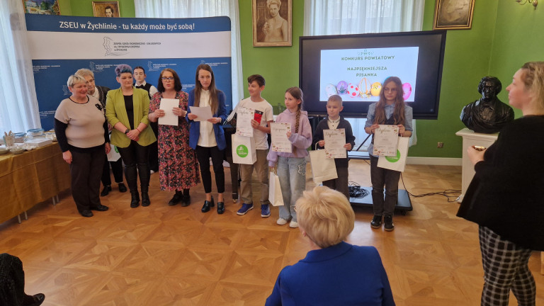 Pisanki, baby i mazurki w ZSEU w Żychlinie