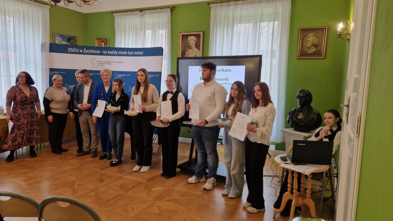 Pisanki, baby i mazurki w ZSEU w Żychlinie