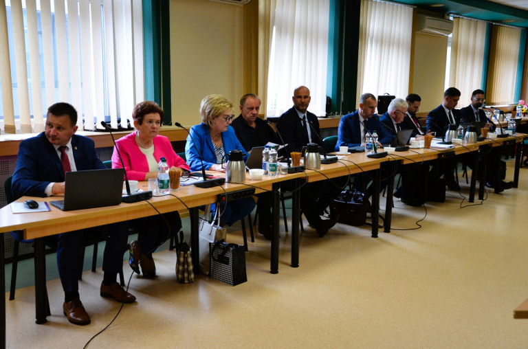 Zarząd Powiatu z absolutorium za 2024r.