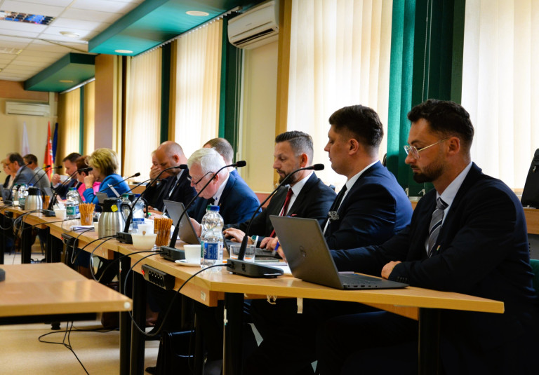 Zarząd Powiatu z absolutorium za 2024r.