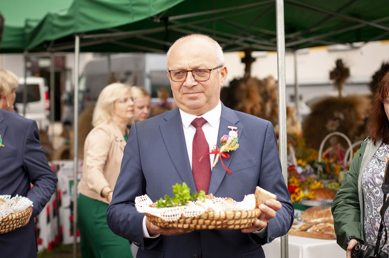 Dożynki Powiatowo-Gminno-Parafialne w Rzgowie ? święto plonów i wdzięczności rolnikom