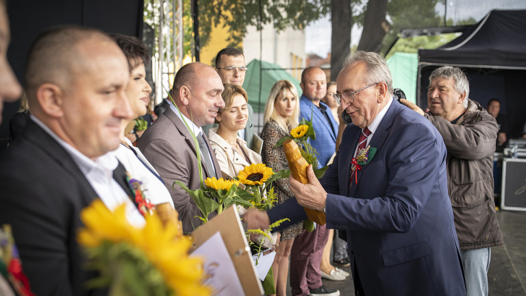 Dożynki Powiatowo-Gminno-Parafialne w Rzgowie ? święto plonów i wdzięczności rolnikom