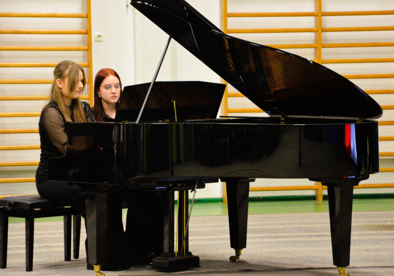 Stypendia Starosty Konińskiego wręczone w Żychlinie