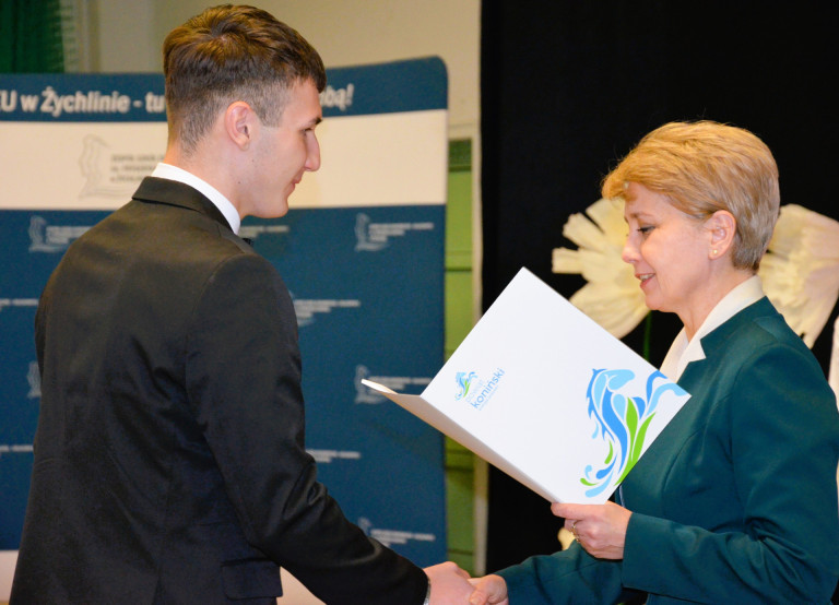 Stypendia Starosty Konińskiego wręczone w Żychlinie