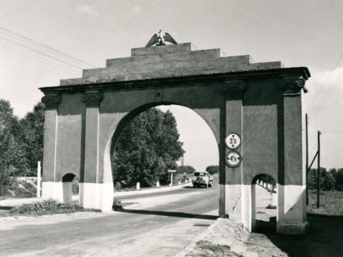 Łuk Triumfalny w Ślesinie