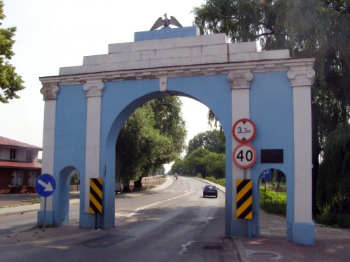 Łuk Triumfalny w Ślesinie