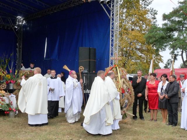 Dożynki Diecezjalno-Powiatowo-Gminne w Lubstówku