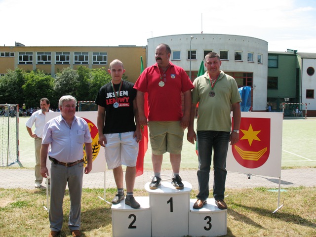 Janusz Kwiatkowski zdobywca trzeciego miejsca w strzelaniu z wiatrówki