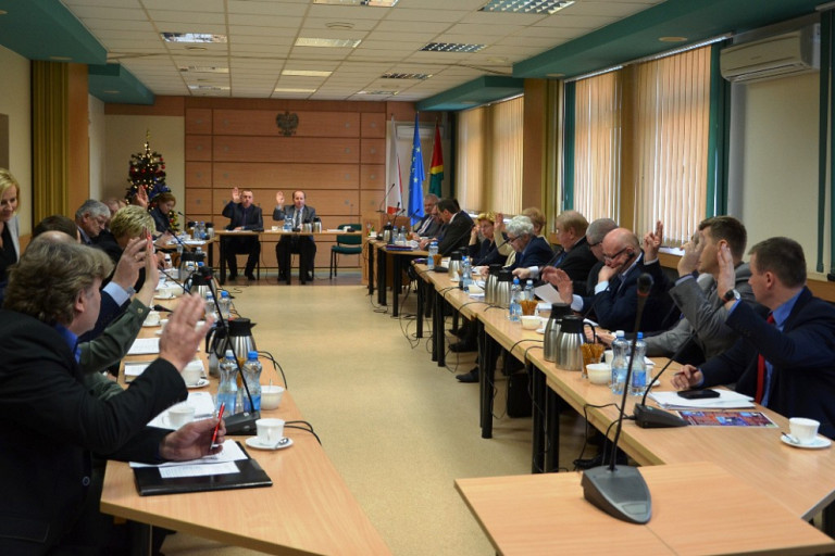 Radni powiatowi uchwalili budżet na 2017 rok
