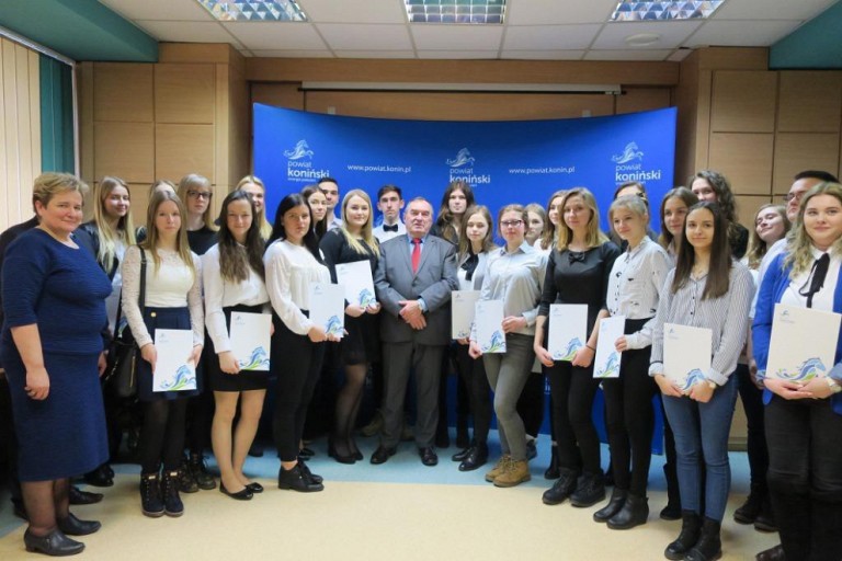 Osiemdziesięcioro uczniów ze stypendium Starosty Konińskiego