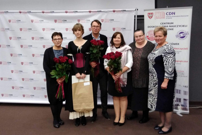 W czasach komórek i komputerów recytują "Pana Tadeusza"