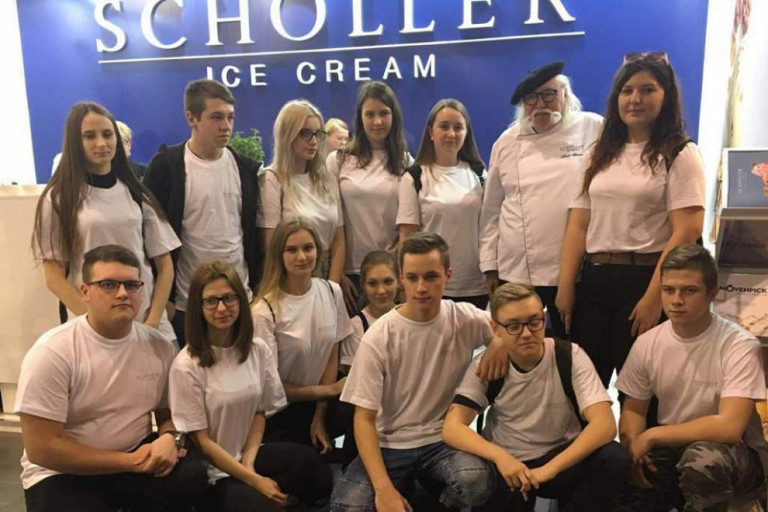 Kucharze z ZSEU w Żychlinie w projekcie "Kreatywne warsztaty lodowe z SchĂśller Ice Cream"
