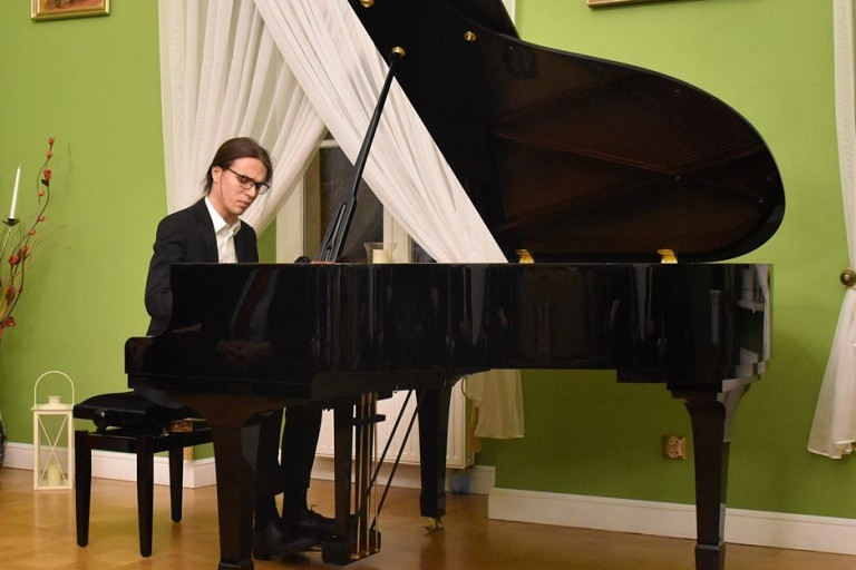 Chopin w blasku świec