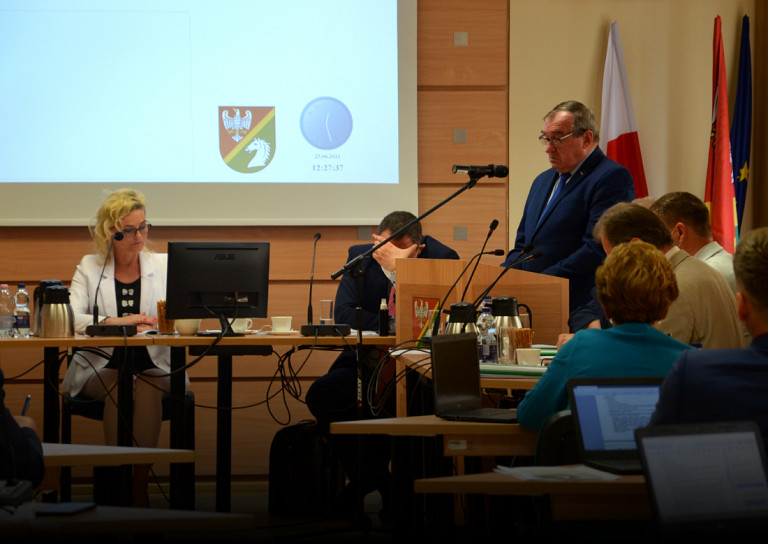Zarząd Powiatu Konińskiego z wotum zaufania i absolutorium