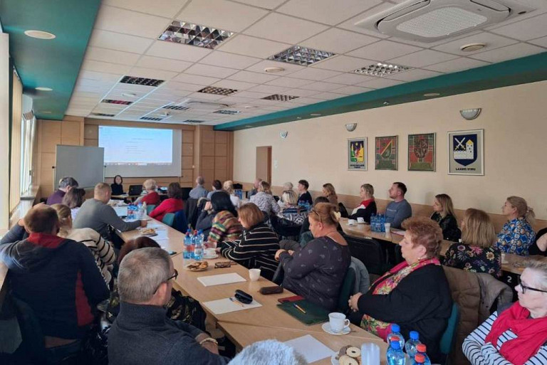 Edukacja szansą na pozytywne wspieranie dzieci i młodzieży. Szkolenie dla rodzin zastępczych z powiatu