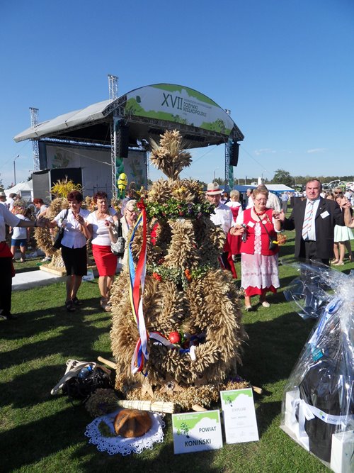 Zaszczytne, II miejsce zajął wieniec Powiatu Koniński Zaszczytne, II miejsce zajął wieniec Powiatu Koniński